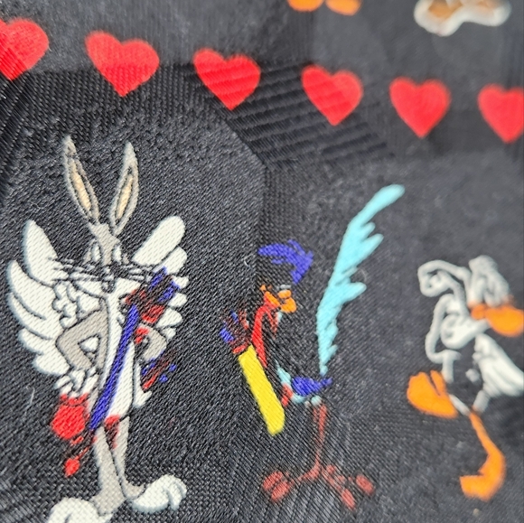 Looney Tunes Mania Valentine Men's Tie - Picture 2 of 4